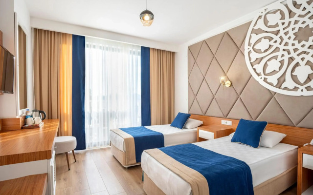 The Sansa Hotel & Spa