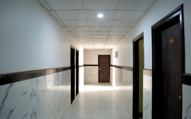 Liv In By Golden Plate