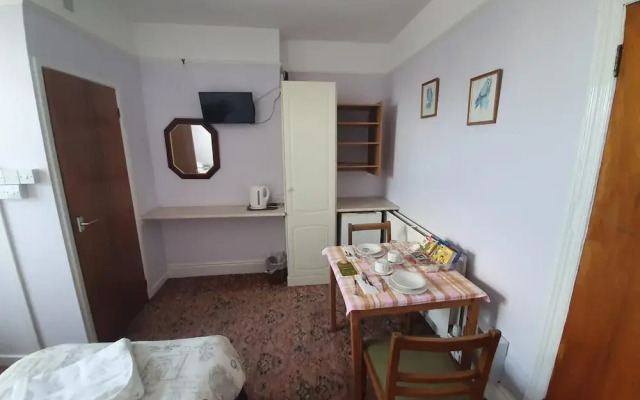 Dove Court Mini Lodge