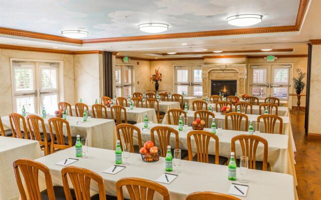 Best Western Plus Dry Creek Inn