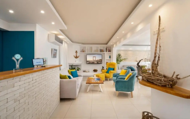 Polis of Naxos Stylish Suites