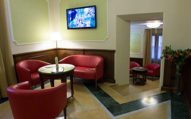 Artemis Hotel