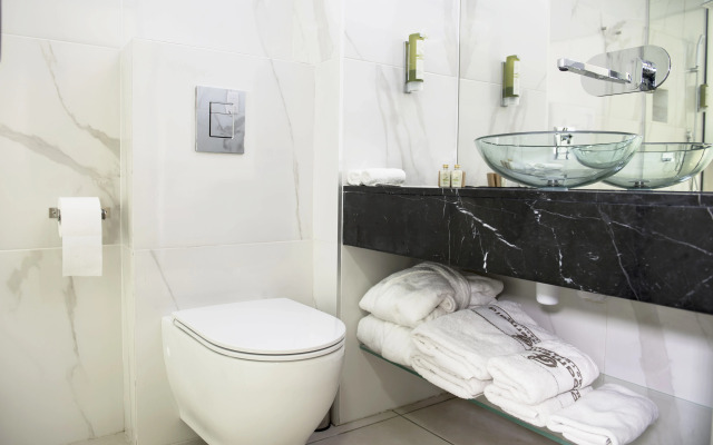 Napa Mermaid Hotel & Suites