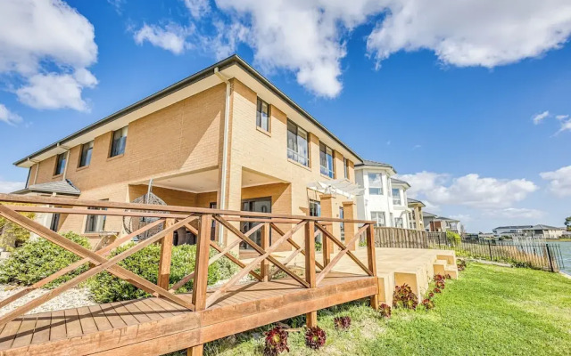 StayAU 5BR Lakefront Escape Point Cook