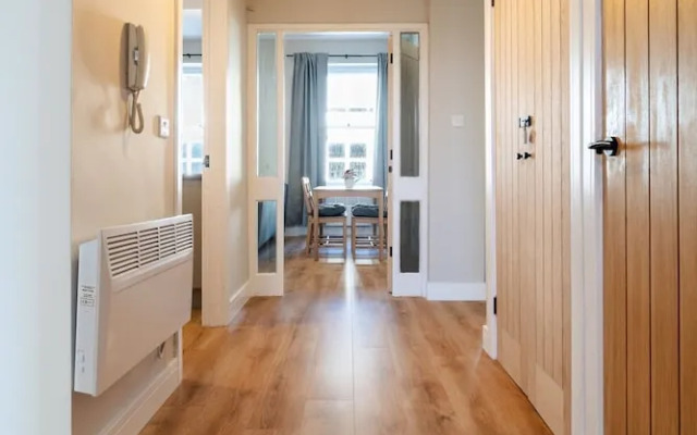 2 Bed Flat - Town Centre