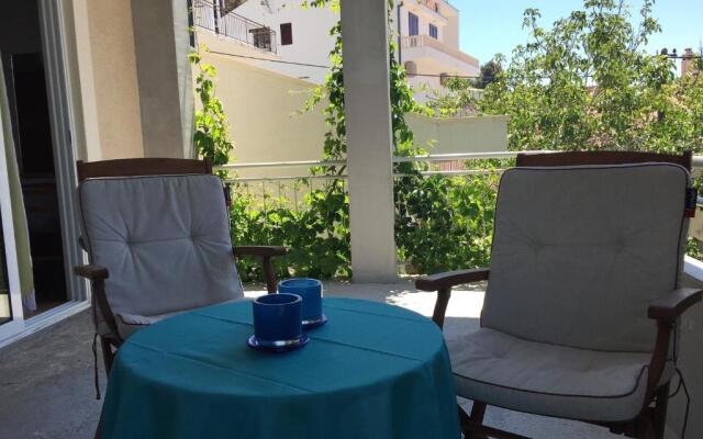 Apartments Leut