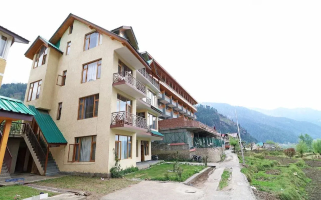 OYO 13697 Home Grand Hill View Naggar Road