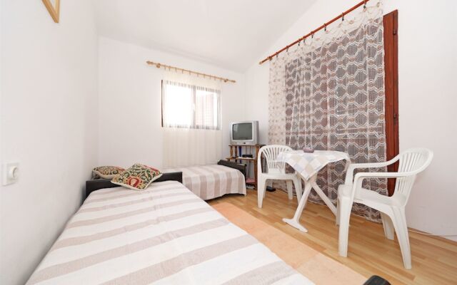 Apartment Summer Break