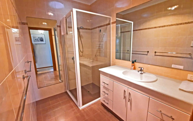 Captains on-the-seafront - 4 br stunning sea views