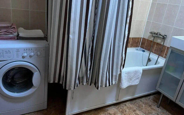 Яркая и солнечная Eвродвушка с панорамой на город