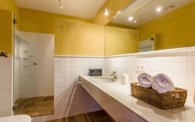 Residence by G Cas Comte