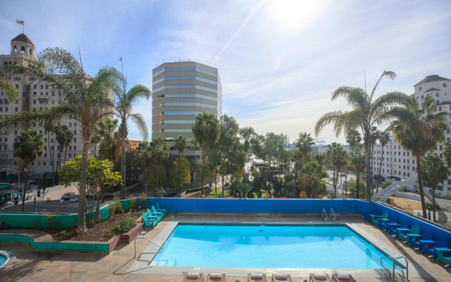 Renaissance Long Beach Hotel