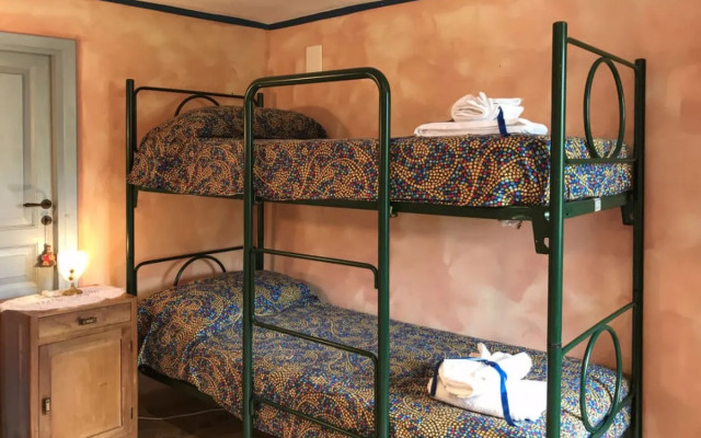 House Arietta Valloria