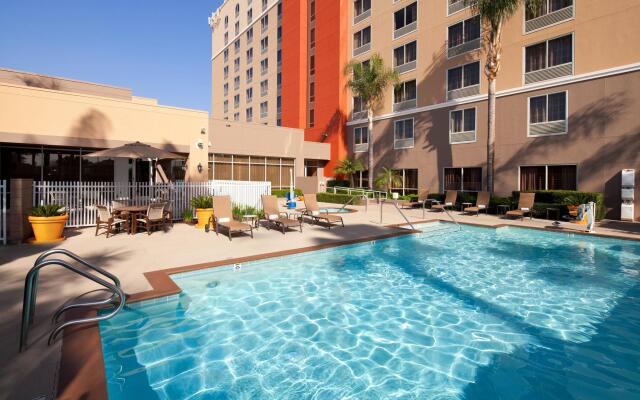 Courtyard by Marriott Baldwin Park