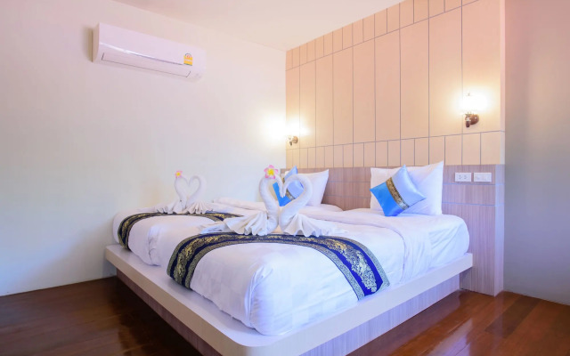 Charming Lipe Beach Resort