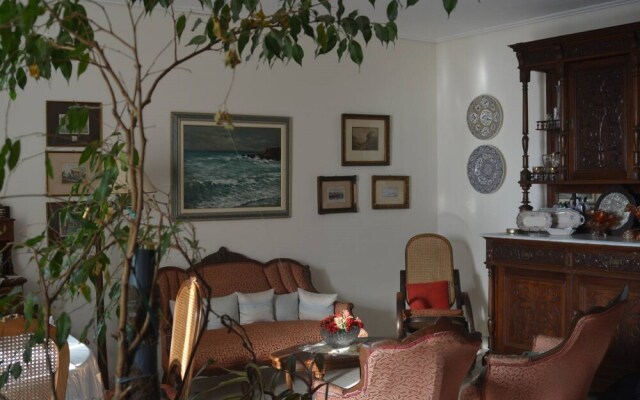 Sophisticated Central House In Tinos