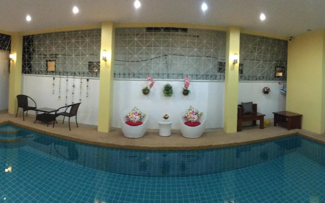 Happy Hostel