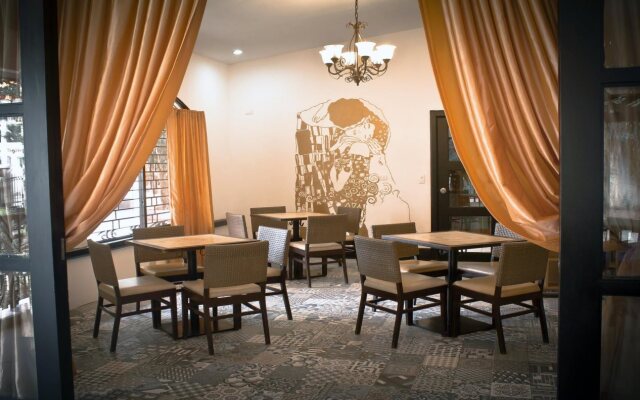 Kenny Hotel
