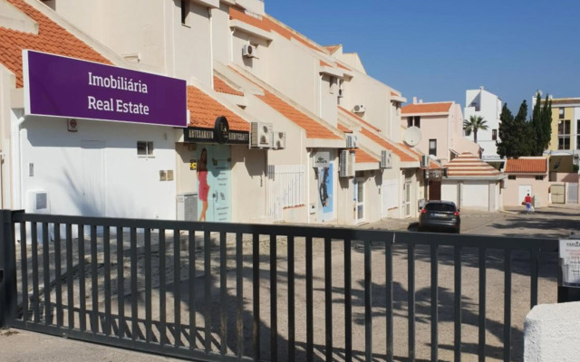 Marina Plaza - Apartments