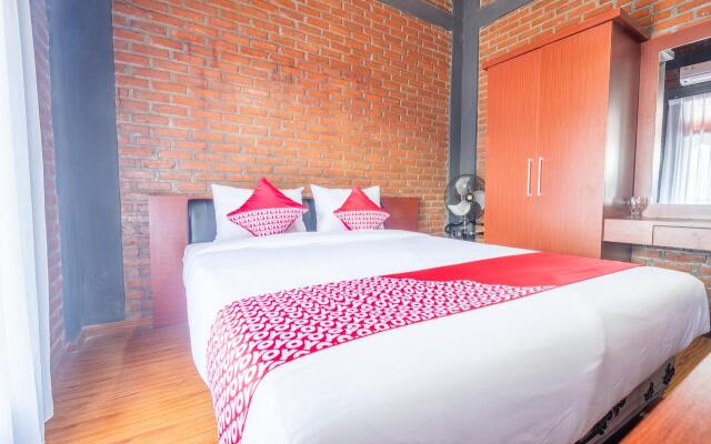 OYO 900 Villa Buleud