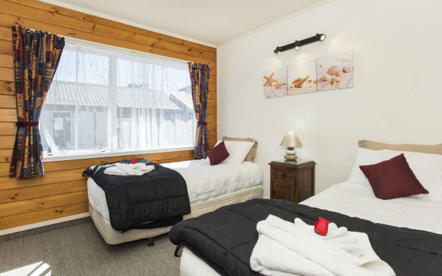 Tudor Park Motel