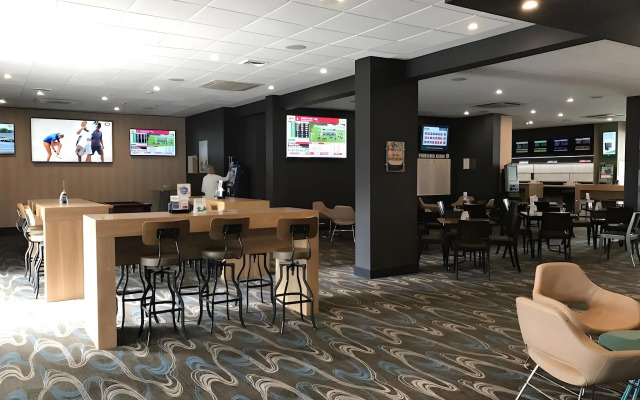Mornington Hotel