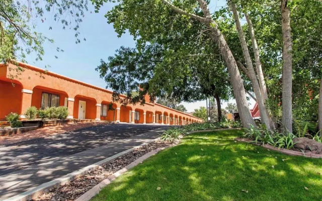Vermilion Inn
