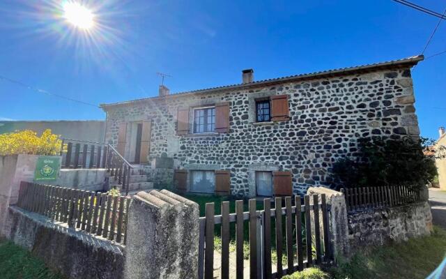 Gîte Saint-Haon, 4 pièces, 5 personnes - FR-1-582-211