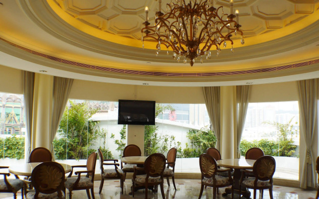 Rocks Hotel