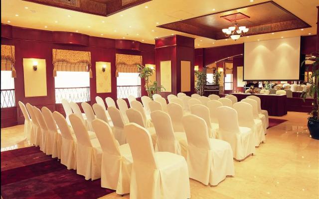 Royal Concorde Hotel & Suite