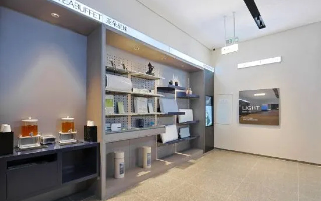 Shenyang Tiexi Square Baogong Street Light Residence Hotel