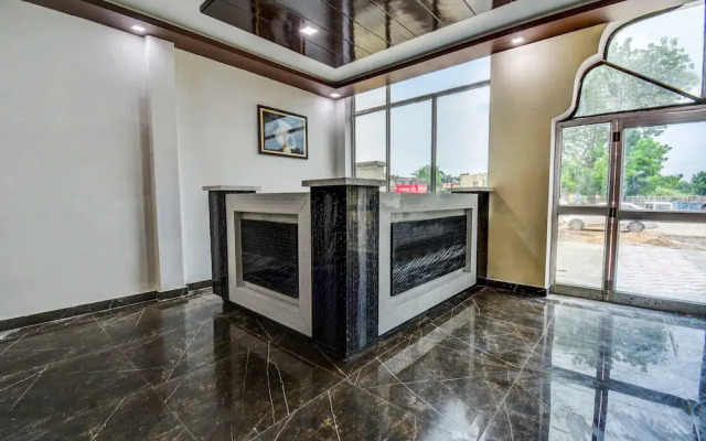 OYO 19951 Hotel Saif