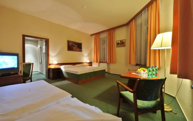 Three Crowns Hotel Prague