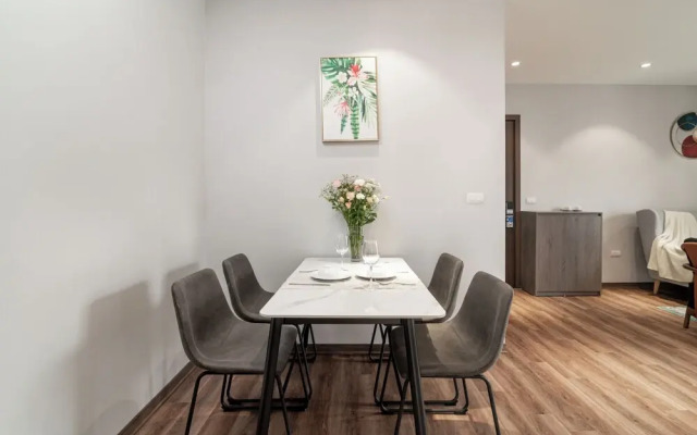 Luxe Paradise Suites Hotel  To Ngoc Van