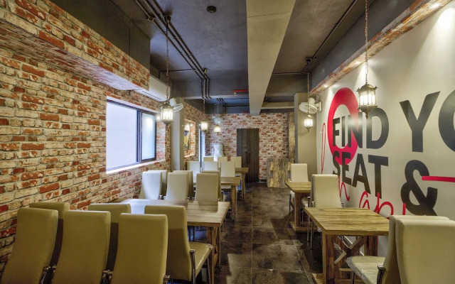 Edition O 30036 Ratna Palace