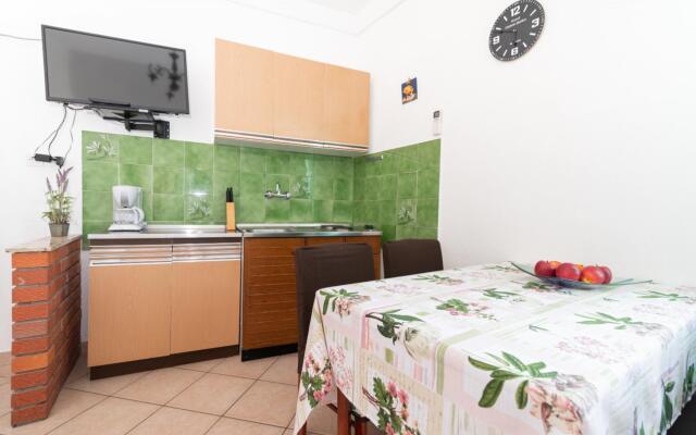 Din - 40 m from sea - A5(2+2)