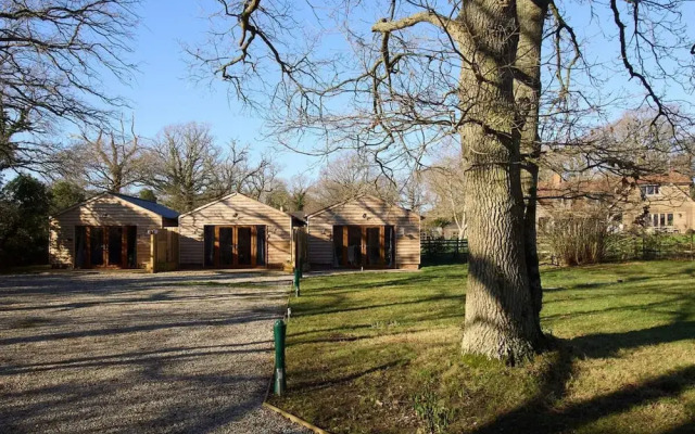 Host Stay Oak Barn