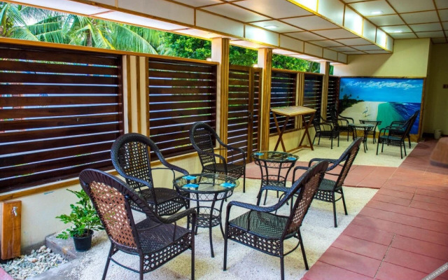 Mandhoo Guesthouse & Dive
