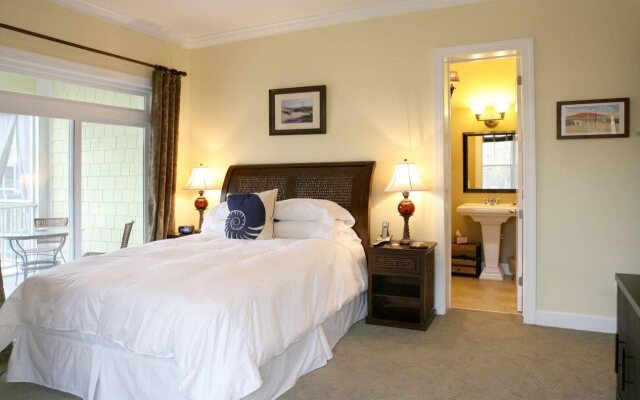 Water's Edge Inn - Adults Only