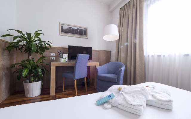 IH Hotels Firenze Business