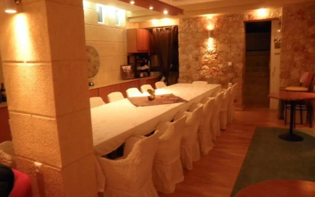 Kostas Studios