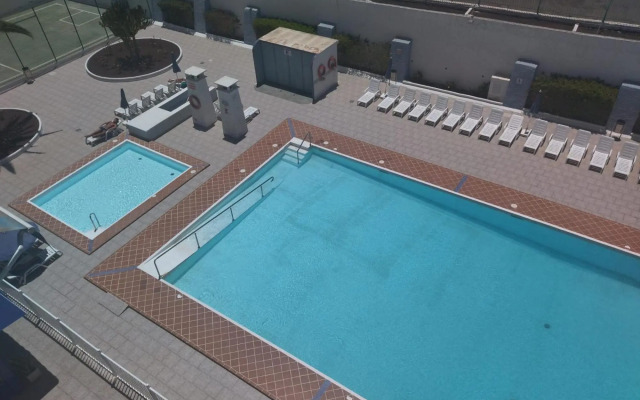 5 min walk from Yumbo 309