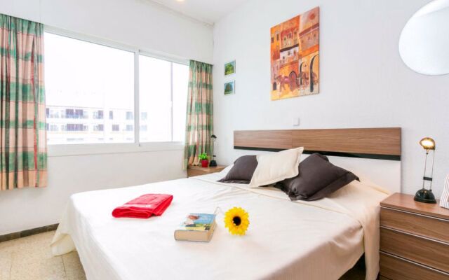 Roses Holiday Center 20816