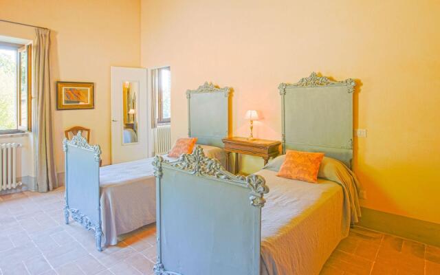 Completely renovated former farmhouse with infinity pool