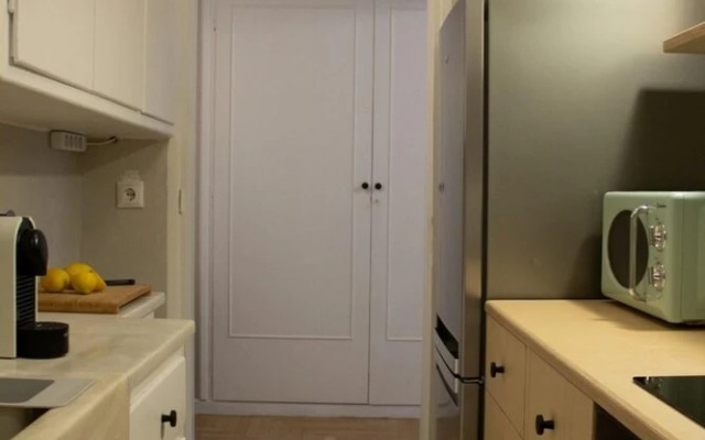 Meliti Apartment in Plaka