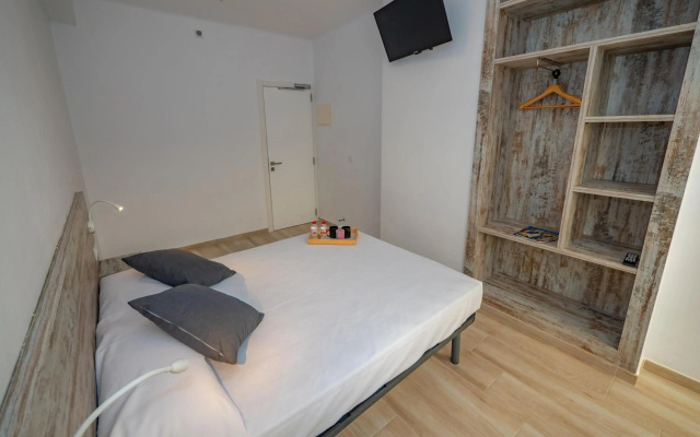 AGI Gloria Rooms