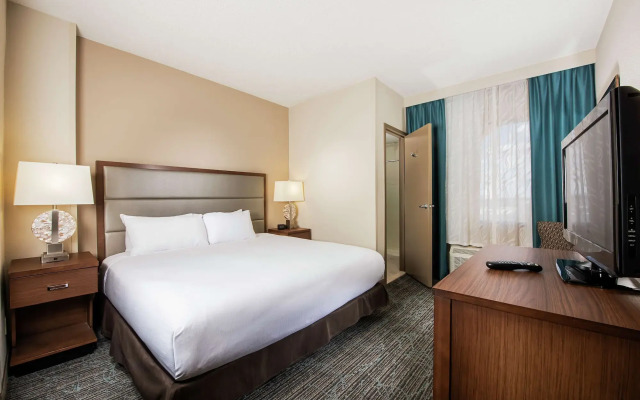 DoubleTree by Hilton Hotel West Palm Beach Airport