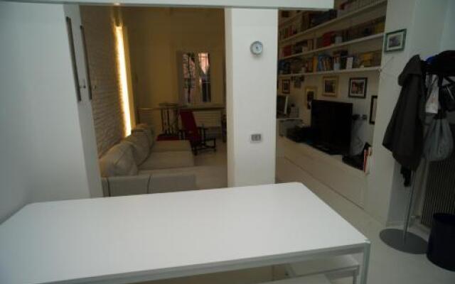 Elegant And Modern Loft In Medieval Bologna