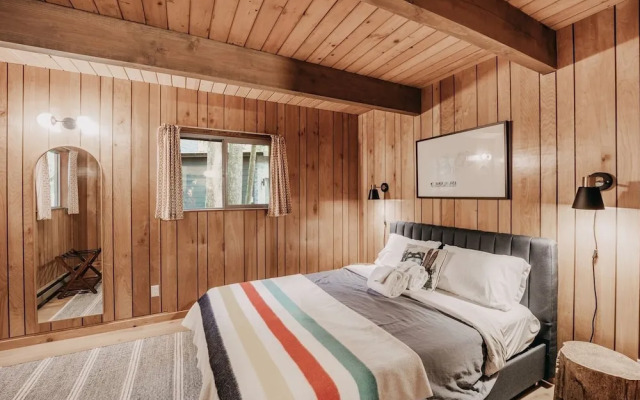 27gs - Bbq - Pets Ok - Wifi - Sleeps 10 3 Bedroom Home by RedAwning