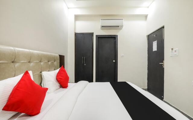 Collection O 72303 Hotel Hira Panna